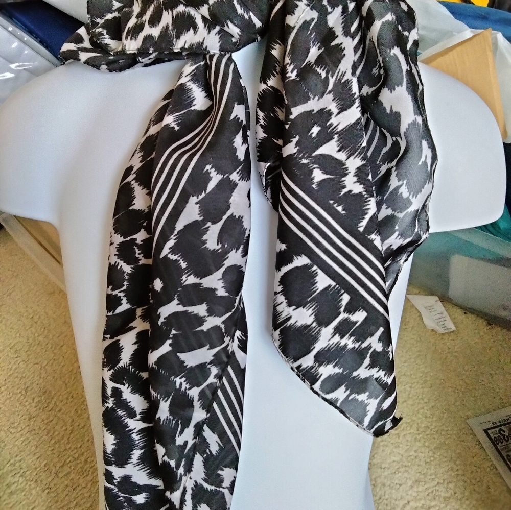 Designer Amanda Smith  wool hat w satin bow band  $38 one size +free scarf. - Picture 7 of 12